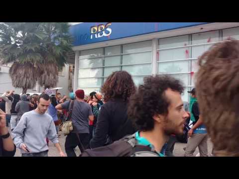 Juventude Sem Terra da Região Sul faz escracho contra o grupo RBS.