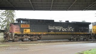 preview picture of video 'Southern Pacific Patch UP 6386 idling under the Hwy. 99 bridge Albany, Oregon 12-21-2012'