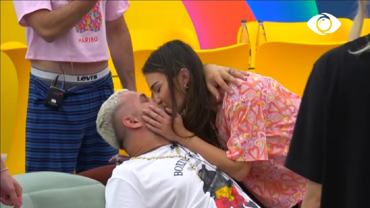 Pyjama Party/ Një festë e mbushur me të qeshura, ngacmime dhe shumë energji