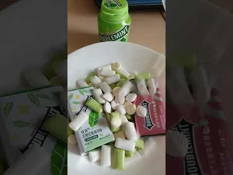 🍬🍬ASMR Wrigley's Doublemint Gum Satisfying Sound#shorts #satisfying #asmr #doublemint