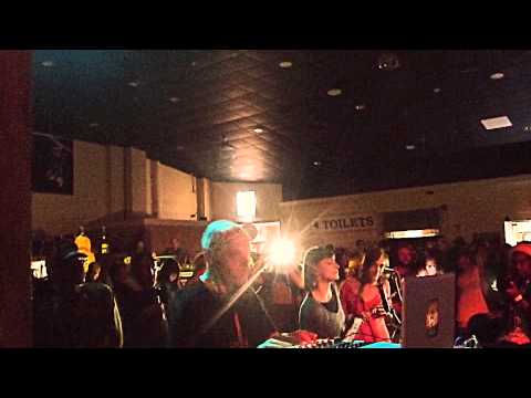 UNOD Weekender 2015 - Vibronics ▶ "Searching For Jah" (Dub) ft. Parvez & Madu Messenger ③