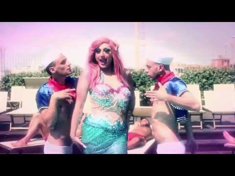 Paola Penelope - Summer Drag