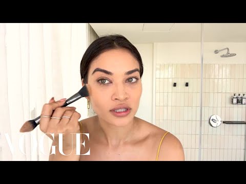 シャニナ・シャイクの夏の肌の輝きアップガイド｜美容の秘密｜ヴォーグ (Shanina Shaik’s Guide to a Summer Skin Glow-Up | Beauty Secrets | Vogue)