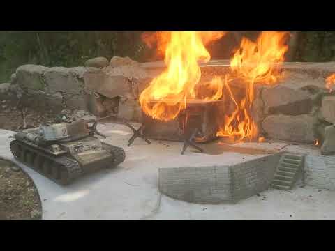 KV-8 / KV 1 Flamethrower Tank Flammpanzer RC 1:16