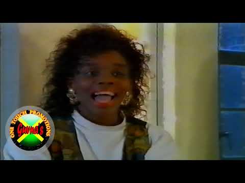 Shelly Thunder  - Behind The Beat (UK)  Snippet