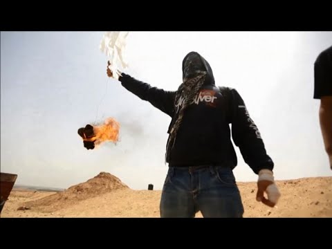 Il marito le bevande militari Il video inganna la moglie dove ha visto
