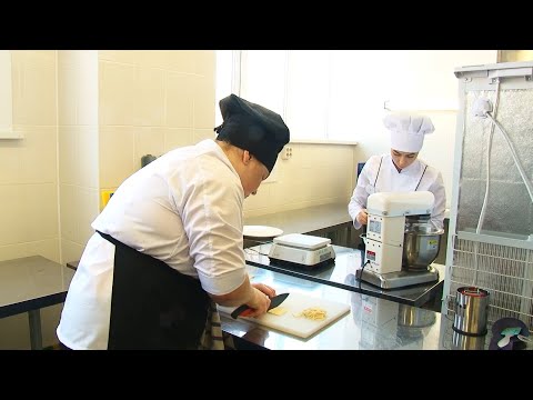 "Я в Бийске" - наблюдаем за кулинарными соревнованиями технологов в АКПТиБ (Бийское телевидение)