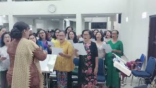 Download lagu ' ALE TUHAN, OROM MA RIMAS MU ' KOOR INA GLORIA HKBP KOMPAS INDAH MINGGU INI ( @RiaSaragih-gc5sv ) mp3