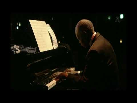 'Round Midnight - Hank Jones Trio 2009