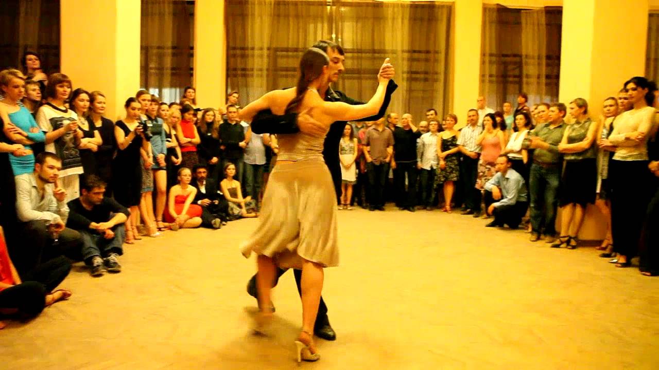 Viacheslav Ivanov and Olga Leonova 2011 12 09 Milonga "El Calor" Moscow