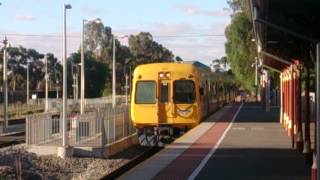 preview picture of video 'Train arriving at Gawler Station'