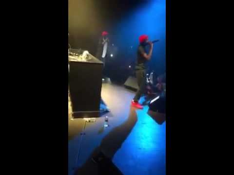 MHD feat Fally Ipupa " ma vie " live à Paris 2016