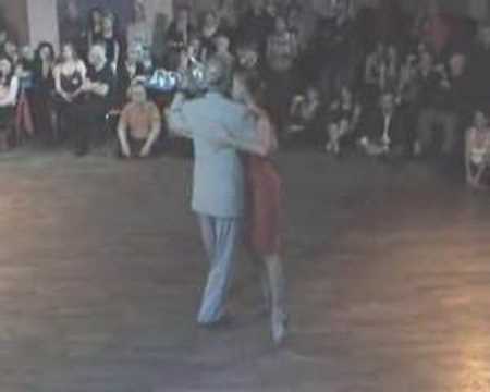  Andrea Misse  and  Javier Rodriguez  are  dancing  to  the  tango  "  El Recodo  "