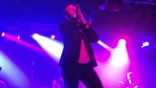 ScotT weiland Plays janes: nothing shocking