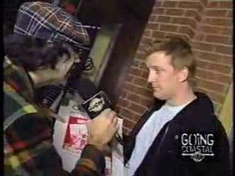 Nardwuar vs. Queens of the Stone Age (2003)