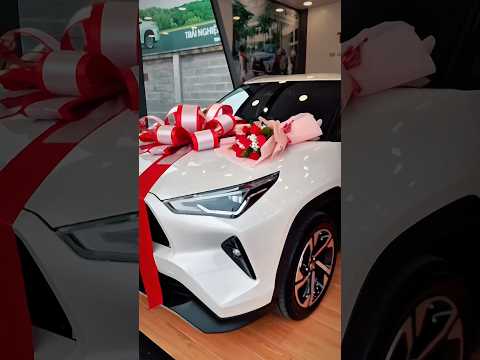 Cùng em Vũ chuẩn bị bàn giao xe xe Yaris Cross 2025 về với khách hàng ạ . Liên hệ 0903331722 (Em Vũ)