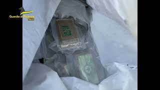 trovati-dalla-finanza-armi-droga-e-ordigni-esplosivi-in-un-casolare-abbandonato