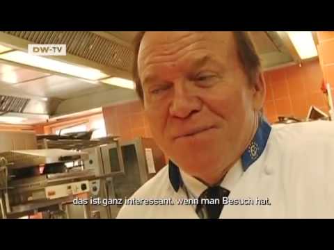 euromaxx | A la Carte - Kaninchen mit Dörrpflaumen im Nudelblatt