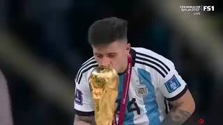 Download lagu momen Argentina  menerima trophy dan medali di FIFA WORLD CUP  QATAR 2022 mp3