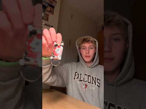 Day 2! #fingerboard #yessir #davidsjones