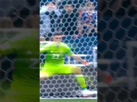 The save that changed football forever 🧤🇦🇷 #martinez #worldcup2022 #football #shorts