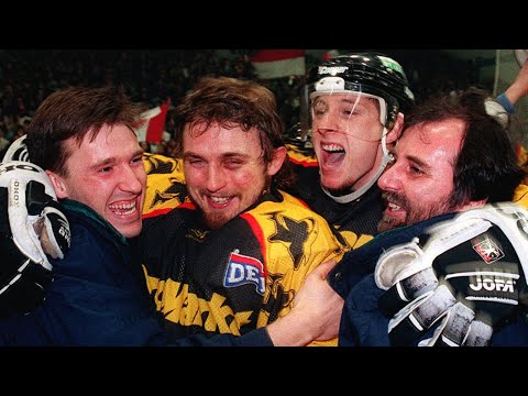 Kölner Haie feiern ihre siebte Eishockey Meisterschaft,  9.April 1995