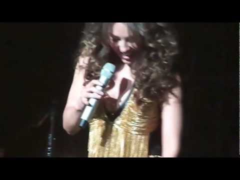 Thalia habla con su publico Los Angeles March 28 2013