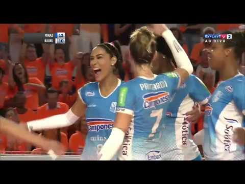 Hooker crava e afronta