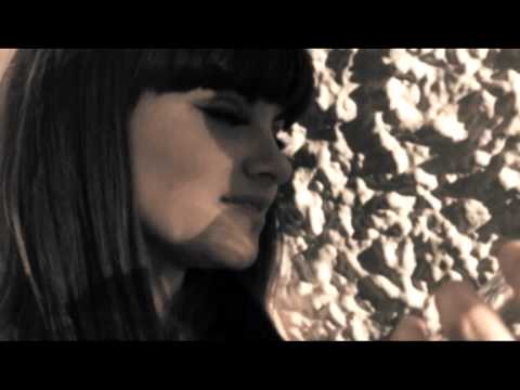 Video thumbnail for Sing When You’re In Love