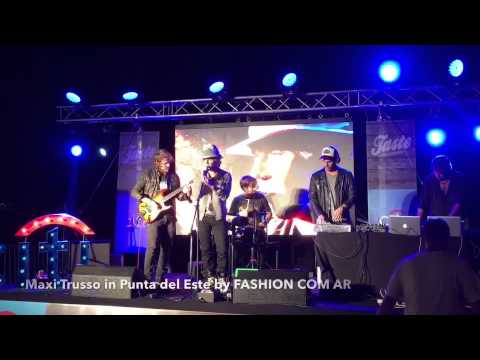 Maxi Trusso in  PDE 2016 by FASHION COM AR