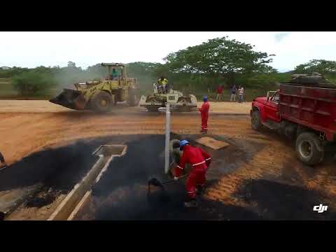 Proceso de asfaltado en Macolla Petrolera en Lagunillas, Zulia. #Dji 