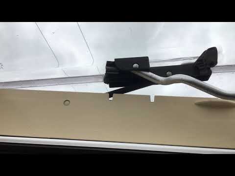 Gas strut replacement on Dometic Seitz roof light