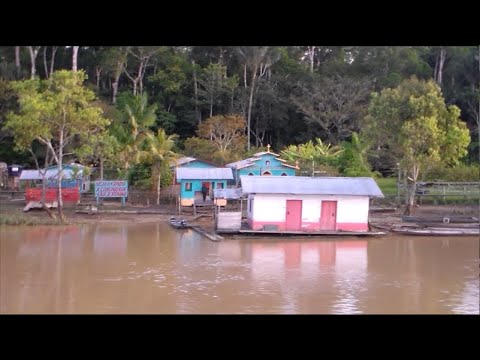 Amanhecer no médio rio Purus e comunidade ribeirinha São Jerônimo na RESEX Canutama, Amazonas.