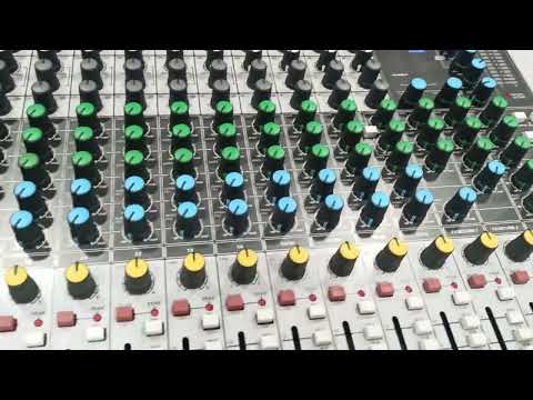 soundcraft signature 22mtk mixer