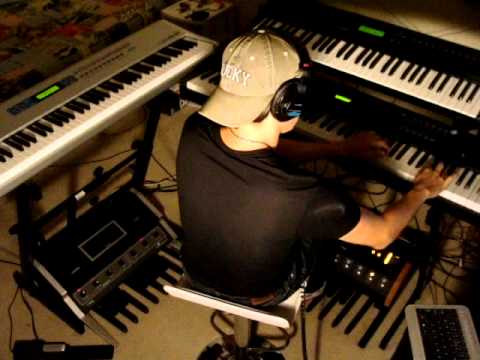 Moog Taurus 3 - 'Alt-Tronic' by Hamerzya (hammer+z+eye+uh)
