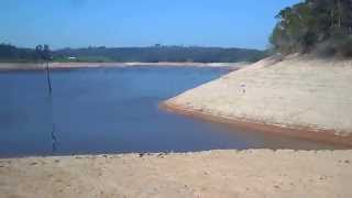 preview picture of video 'Crise da água em São Paulo (Represa Cachoeira do França - Juquitiba)'