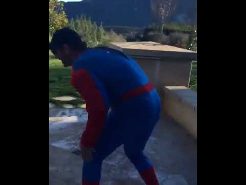 08.02.2016, Britney Spears Instagram - Britney plays with her brother and his daughter