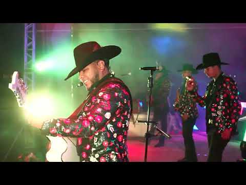 03 BODA DE GLADYS Y VALENTIN EN LA LUZ CASA BLANCA ZACATECAS BAILE CON EL CONJUNTO NUBE