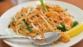 preview picture of video 'Thai food, Toyota City 豊田駅前のスコンターはタイ料理ランチの穴場 อาหารไทย:Gourmet Report グルメレポート'