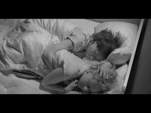 Princess Charming: Kandidatinnen Bine und Saskia bändeln an