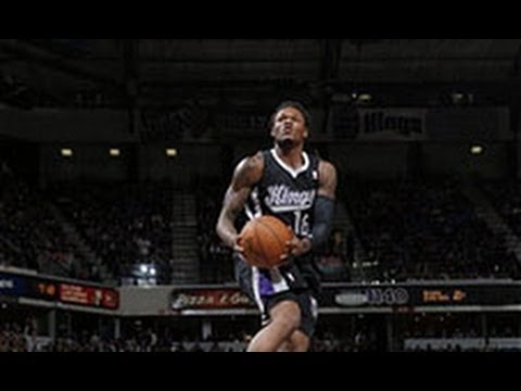 Ben McLemore Gives the Crowd a Showtime Slam on the Breakaway