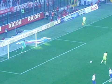 Milan - Sampdoria 3-0. First goal by Ronaldinho