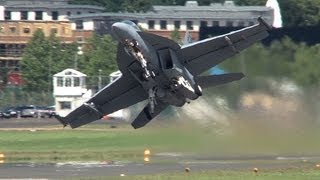 preview picture of video 'Farnborough International Airshow 2012 in 60 Seconds'