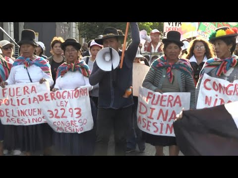 Workers march in Peruvian capital to protest against extortion | AFP