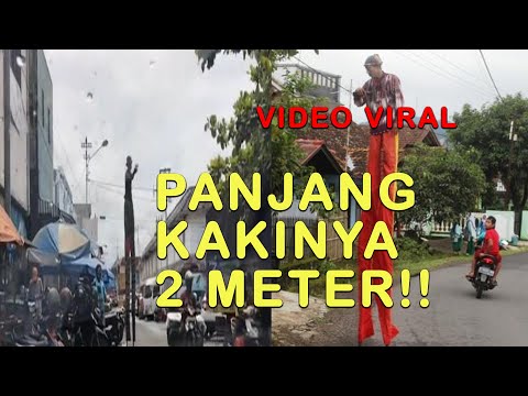 Viral !! Pengamen Egrang 2 Meter. Viral di pasar gede Solo