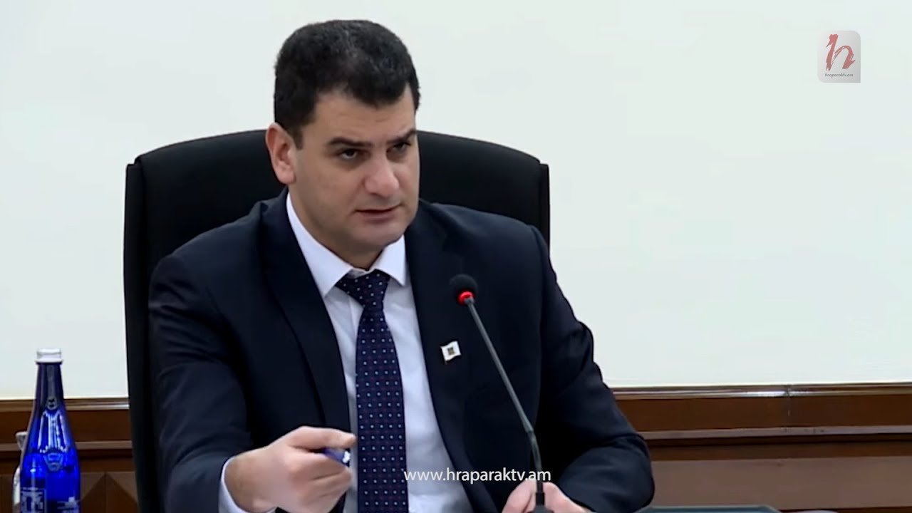 Խայտառակ վիճակ ա, կարգուկանոն պետք ա լինի, կանգառների սրահները չկան, նստարանները ժանգոտած են