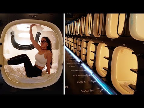 Staying In A TOKYO CAPSULE HOTEL