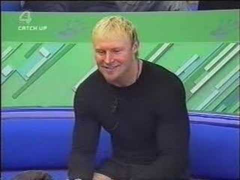 Big Brother UK 2004-Stuart gets his hat