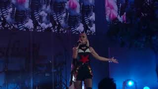 Gwen Stefani - Sweet Escape (Live London Christmas Lights)
