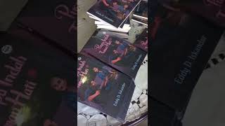 Download lagu Book Signing 'Puspa Indah Taman Hati' oleh Eddy D. Iskandar - Prilly Latuconsina, Yesaya Abraham mp3 Download lagu Book Signing 'Puspa Indah Taman Hati' oleh Eddy D. Iskandar - Prilly Latuconsina, Yesaya Abraham mp3